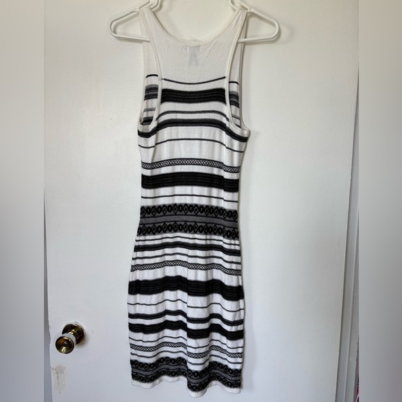 🎉4/30$🎉 Dynamite Black and White Knit Dress Medium - Picture 5 of 5